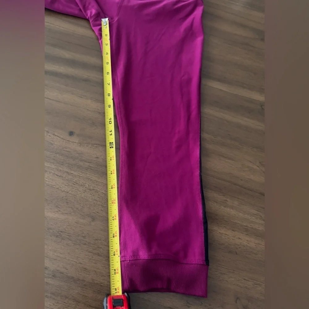 Nike Dri-FIT Legend Capri Leggings – Pink & Black – Women’s Small